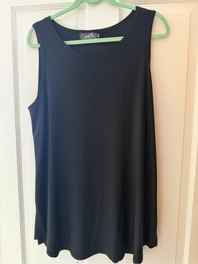Sympli Black Swing Tank Size 18 🖤 Made in Canada